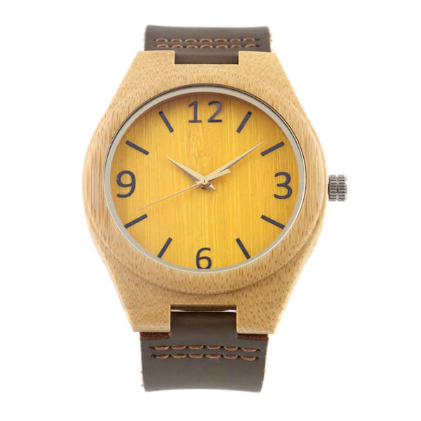 Reloj de madera con esfera amarilla